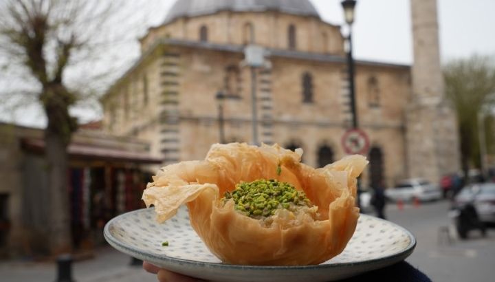 В Газиантепе придумали новый десерт из остатков пахлавы
