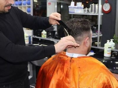 Стрижка за 400 лир обернулась счётом в 7 100: в Стамбуле опечатали барбершоп