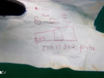 В Анталье после праздника весны водолазы собрали со дна моря сотни записок с желаниями