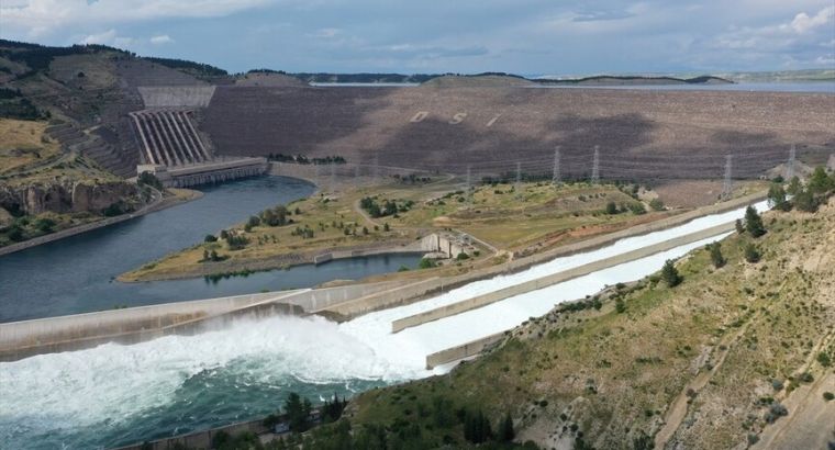 🌊 Впервые за 7 лет открыты затворы плотины Ататюрка