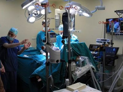 🏥 Турецкие врачи установили мировой рекорд: в Малатье успешно провели первую в мире операцию по 8-кратной перекрёстной трансплантации печени. Процедура вошла в историю мировой медицины