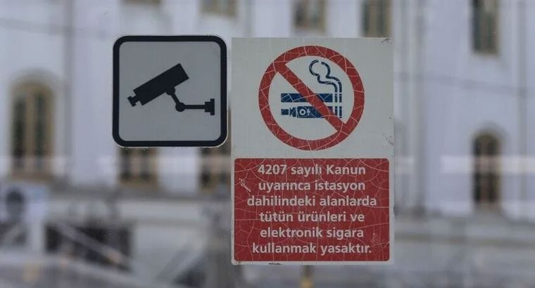 В Стамбуле за нарушение запрета на курение выписали штрафов почти на 700 млн лир