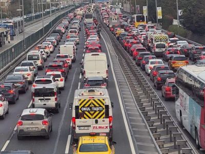 В Турции многократное мигание дальним светом могут признать уголовным преступлением