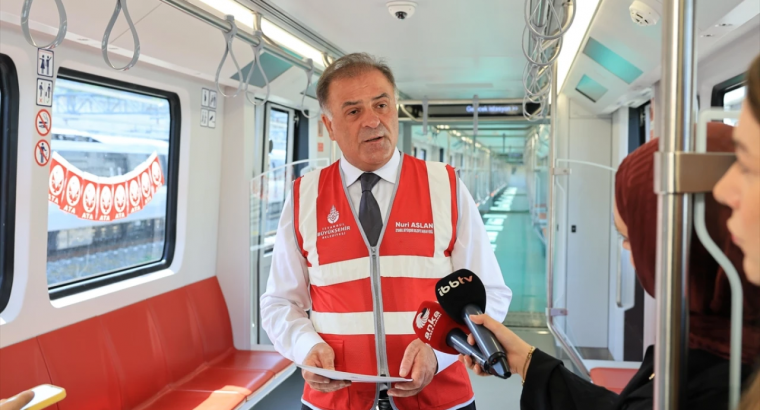 В Стамбуле показали первые новые вагоны метро для линии до аэропорта Сабиха Гёкчен