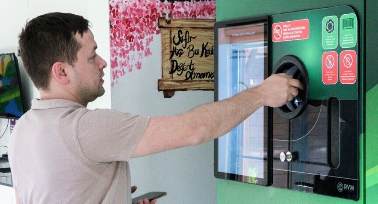 В Турции за сдачу бутылок и банок возвращают по 1 TL: собрано уже 130 млн упаковок