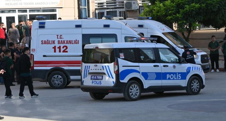 Стрельба возле школы в Манисе: ранены 11 учеников, двое — в тяжёлом состоянии